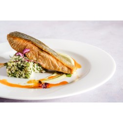 Le pavé de saumon laqué au miel & gingembre, riz aux épices